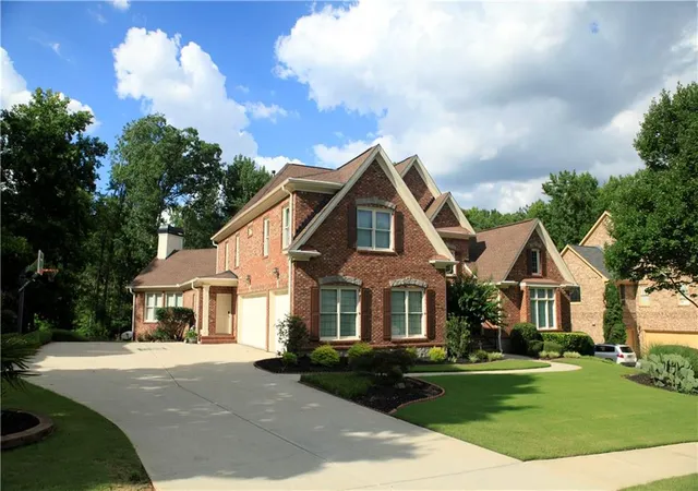 2nd image of 2201 Hunters Green Dr, Lawrenceville, GA 30043 | MLS# 7805616