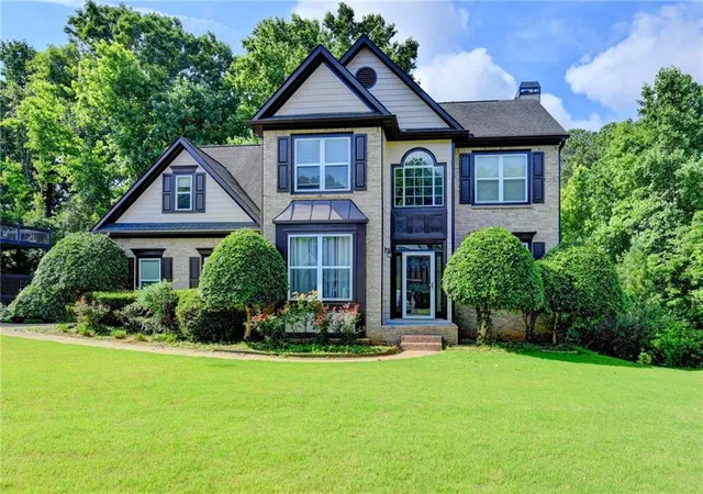 3rd image of 365 Ruby Forest Pkwy, Suwanee, GA 30024 | MLS# 7787071