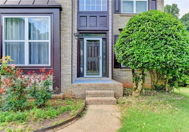 4th image of 365 Ruby Forest Pkwy, Suwanee, GA 30024 | MLS# 7787071