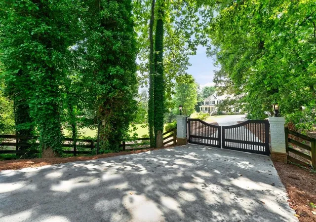 Photo 4 of Single family home for sale at 14025 Freemanville Rd, Alpharetta, GA 30004 | MLS# 7815601 | Listing updated on 2026-09-01