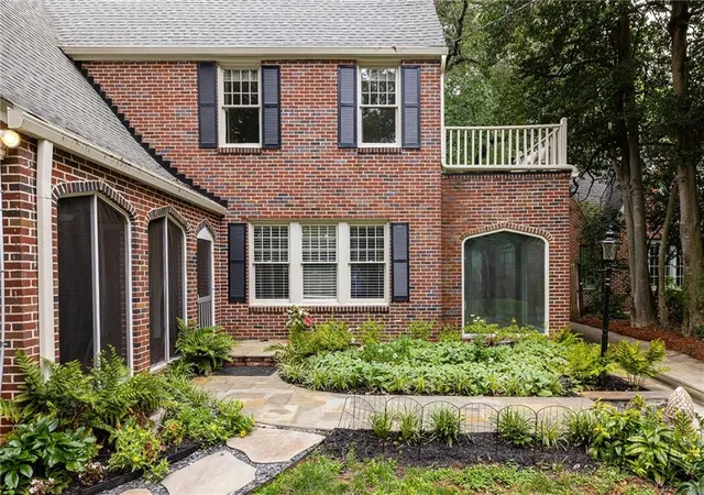 Listing Photo 2 - Condo for sale in building located at 1690 N Rock Springs Rd NE, Atlanta, GA 30324