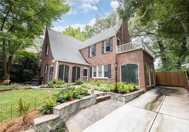 Photo 78 of Sale Pending at 1690 N Rock Springs Rd Ne, Atlanta, GA 30324 | MLS# 7805906 | Listing updated on 2026-09-10