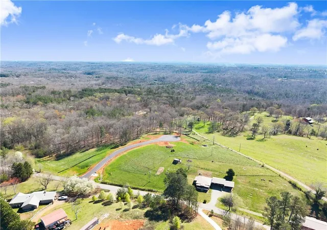 Photo 4 of Sale Pending at 48 White Oak Ct, Cleveland, GA 30528 | MLS# 7739782 | Listing updated on 2026-09-15