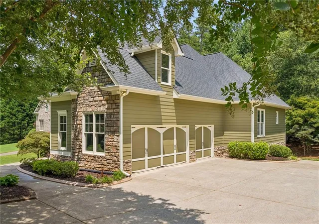 Photo 3 of Sale Pending at 221 Falling Water Way, Woodstock, GA 30188 | MLS# 7824452 | Listing updated on 2026-09-14