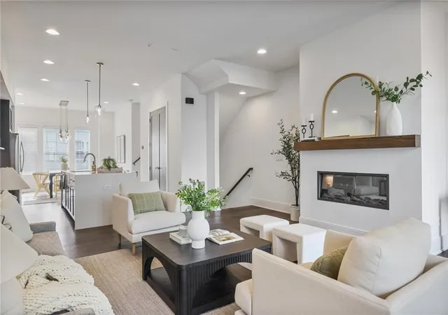 2nd image of 1332 Booth Ave Nw, Atlanta, GA 30318 | MLS# 7807307