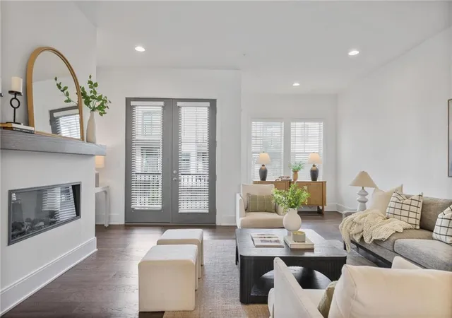 4th image of 1332 Booth Ave Nw, Atlanta, GA 30318 | MLS# 7807307