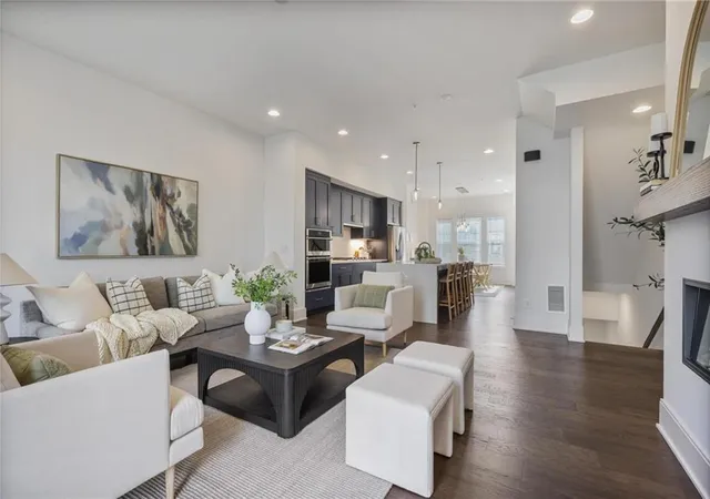 5th image of 1332 Booth Ave Nw, Atlanta, GA 30318 | MLS# 7807307