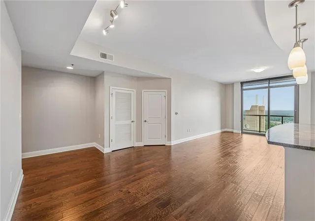 Photo 3 of Condo for sale at 270 17th Street NW #3106, Atlanta, GA 30363 | MLS# 7817751 | Listing updated on 2026-09-11