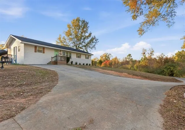 2nd image of 121 Ripley Ave, Adairsville, GA 30103 | MLS# 7798790