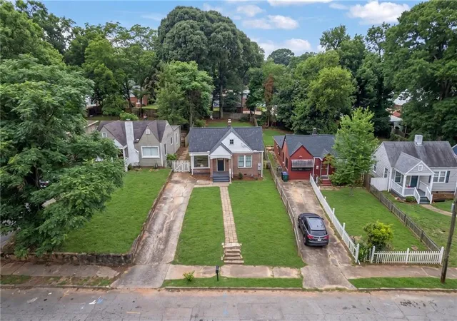 Photo 15 of Single family home for sale at 1004 Westmoor Dr Nw, Atlanta, GA 30314 | MLS# 7811490 | Listing updated on 2026-08-28