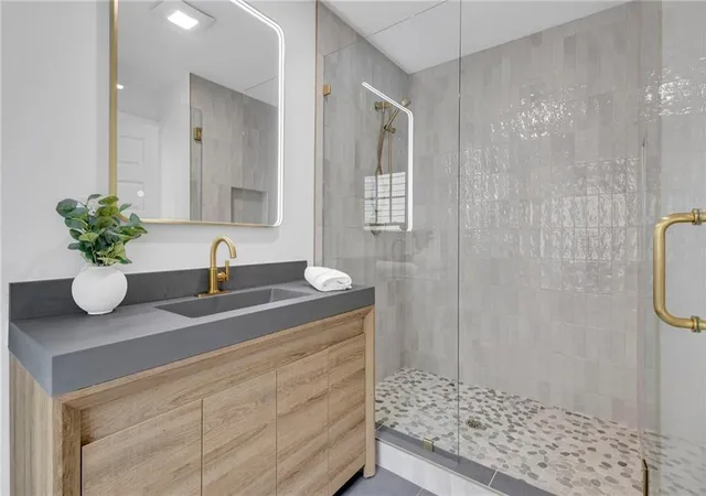 Photo 2 of Single family home for sale at 1004 Westmoor Dr NW, Atlanta, GA 30314 | MLS# 7811490 | Listing updated on 2026-08-28