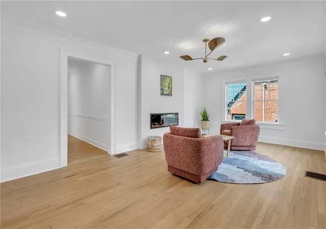 Photo 4 of Single family home for sale at 1004 Westmoor Dr NW, Atlanta, GA 30314 | MLS# 7811490 | Listing updated on 2026-08-28