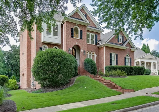 2nd image of 1083 Meadow Bluff Ter, Suwanee, GA 30024 | MLS# 7812125