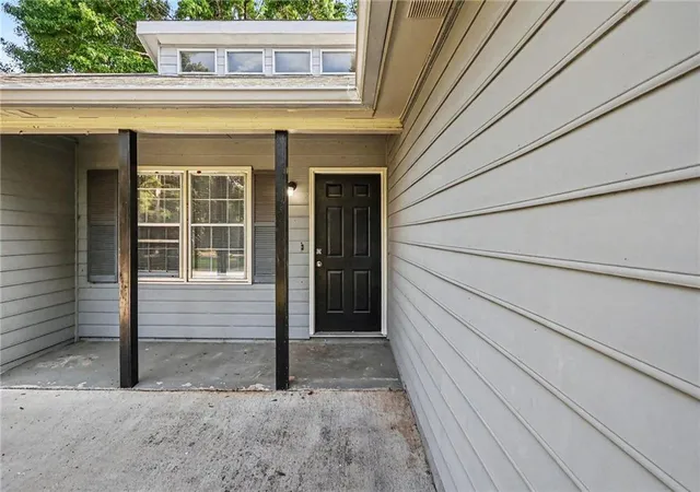 Photo 4 of Sale Pending at 163 Sagebrush Rd, Stockbridge, GA 30281 | MLS# 7785030 | Listing updated on 2026-10-01