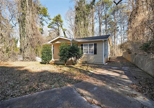 2nd image of 1826 County Line Rd, Atlanta, GA 30331 | MLS# 7816670