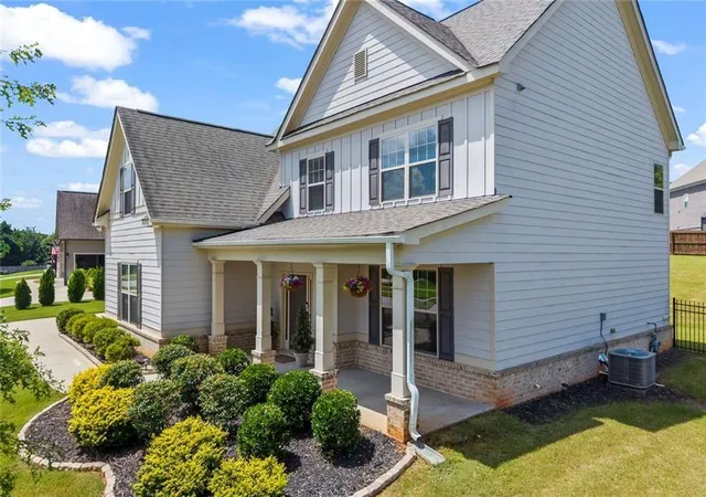 Photo 3 of Single family home for sale at 1515 Highland Crk Dr, Monroe, GA 30656 | MLS# 7822150 | Listing updated on 2026-09-14