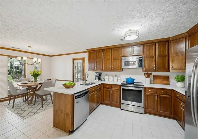 Photo 3 of Single family home for sale at 145 Shelli Ln, Roswell, GA 30075 | MLS# 7801305 | Listing updated on 2026-08-13