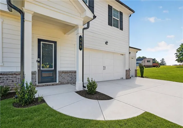 Homes for sale in Jackson, GA | 408 Panther Creek Ln, Jackson, GA 30233 | MLS# 7786063