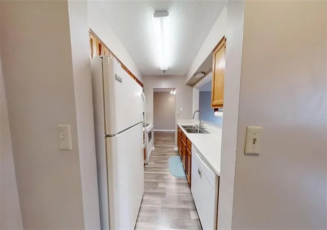 4th image of 300 Johnson Ferry Rd Ne #B503, Sandy Springs, GA 30328 | MLS# 7798504