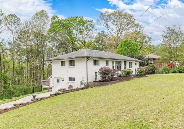 Photo 2 of Single family home for sale at 2396 Elmwood Cir SE, Atlanta, GA 30339 | MLS# 7720334 | Listing updated on 2026-09-16