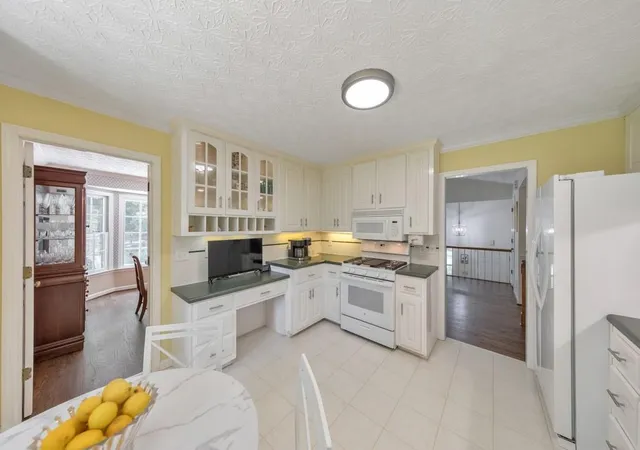 3rd image of 11675 Highland Colony Dr, Roswell, GA 30075 | MLS# 7806496