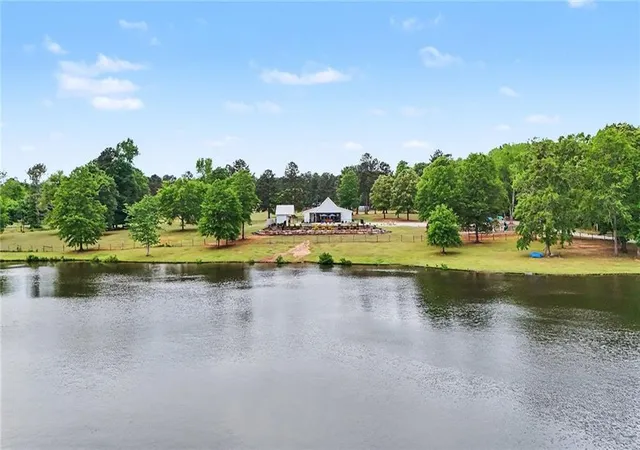 Photo 4 of Single family home for sale at 1151 Social Cir Fairplay Rd, Social Circle, GA 30025 | MLS# 7765035 | Listing updated on 2026-08-21