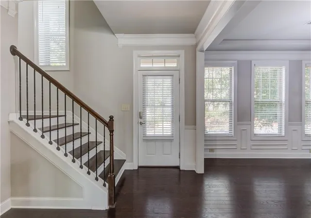 Photo 3 of Sale Pending at 18 Privet Cir, Suwanee, GA 30024 | MLS# 7821373 | Listing updated on 2026-09-30
