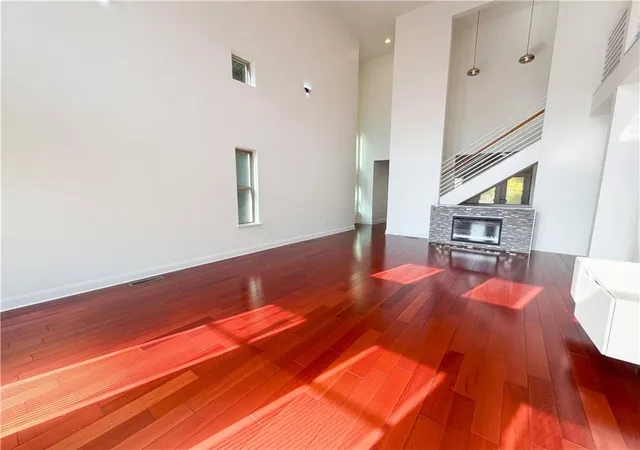 3rd image of 302 Summer Garden Dr, Marietta, GA 30064 | MLS# 7751102
