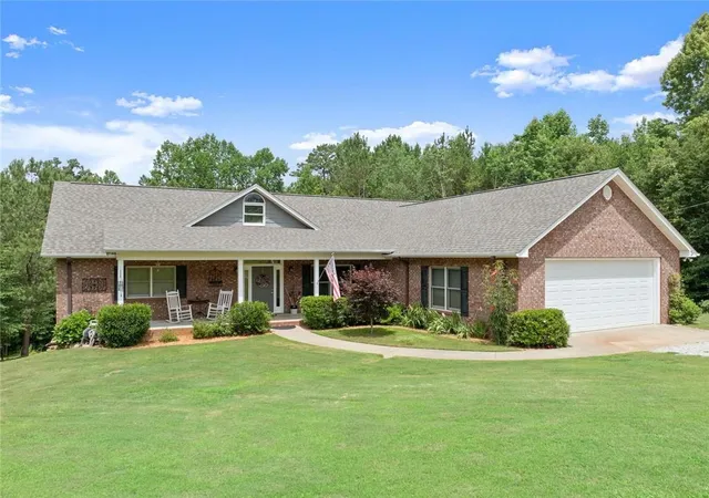 Homes for sale in Toccoa, GA | 1020 Easy St, Toccoa, GA 30577 | MLS# 7794808