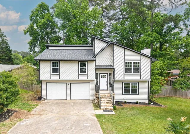 3rd image of 10175 Old Woodland Entry Ne, Johns Creek, GA 30022 | MLS# 7823334