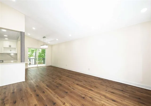 5th image of 10175 Old Woodland Entry Ne, Johns Creek, GA 30022 | MLS# 7823334