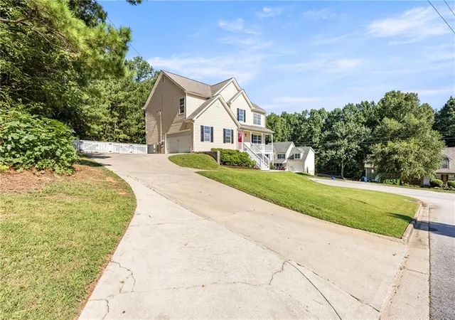 Photo 3 of Sale Pending at 9333 Melody Cir SW, Covington, GA 30014 | MLS# 7821748 | Listing updated on 2026-09-05