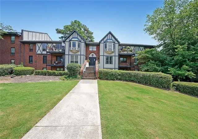 2nd image of 6851 Roswell Rd #O3, Atlanta, GA 30328 | MLS# 7780855