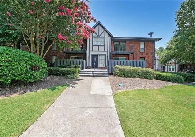5th image of 6851 Roswell Rd #O3, Atlanta, GA 30328 | MLS# 7780855