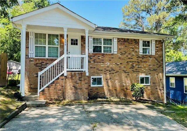 1st image of 656 Cedar Ave Nw, Atlanta, GA 30318 | MLS# 7770943