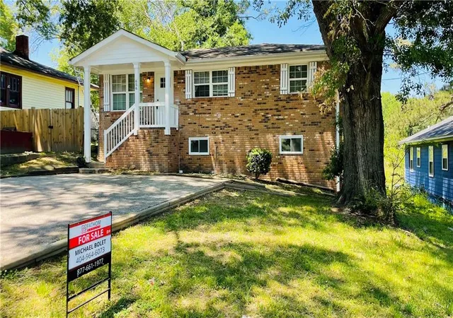 26th image of 656 Cedar Ave Nw, Atlanta, GA 30318 | MLS# 7770943