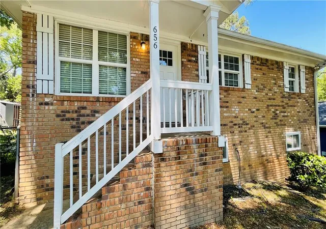 2nd image of 656 Cedar Ave Nw, Atlanta, GA 30318 | MLS# 7770943