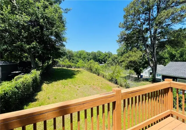 3rd image of 656 Cedar Ave Nw, Atlanta, GA 30318 | MLS# 7770943