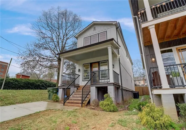 Homes for sale in Atlanta, GA | 975 Welch St Sw, Atlanta, GA 30310 | MLS# 7651639