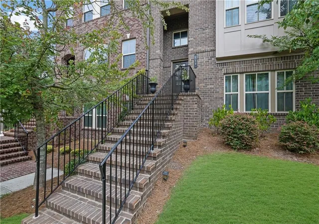 2nd image of 512 Via Secco Ln, Suwanee, GA 30024 | MLS# 7764833