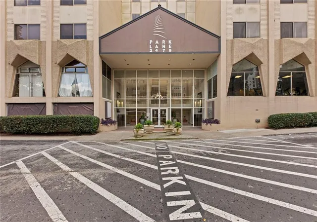2nd image of 2479 Peachtree Rd, Atlanta, GA 30305