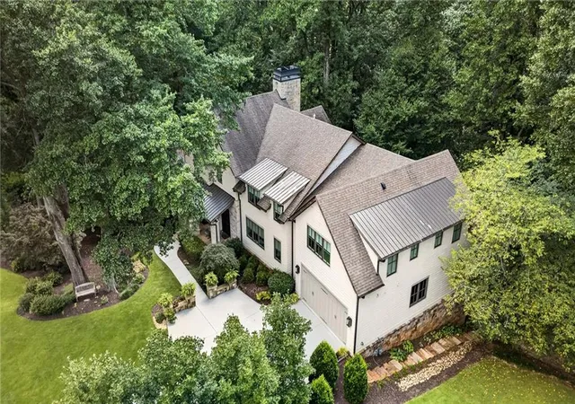 Photo 3 of Single family home for sale at 4584 Meadow Valley Dr, Sandy Springs, GA 30342 | MLS# 7811101 | Listing updated on 2026-09-09