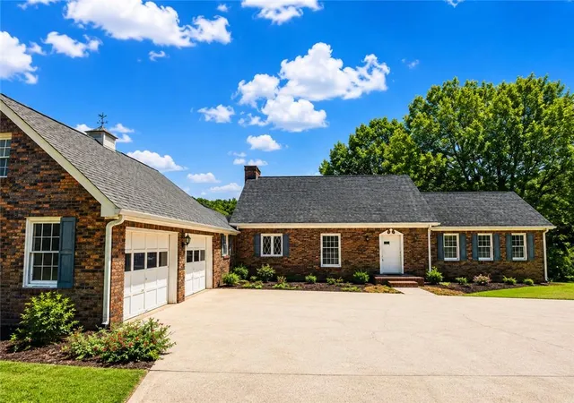 Photo 1 of Single family home for sale at 4545 Twin Lakes Dr, Monroe, GA 30656 | MLS# 7810659 | Listing updated on 2026-09-03