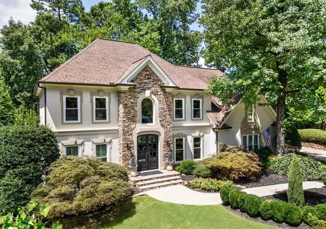 Photo 2 of Single family home for sale at 2640 Coachmans Cir, Alpharetta, GA 30022 | MLS# 7823716 | Listing updated on 2026-08-31