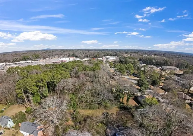 2nd image of 2076 Windy Hill Rd, Decatur, GA 30032 | MLS# 7782956