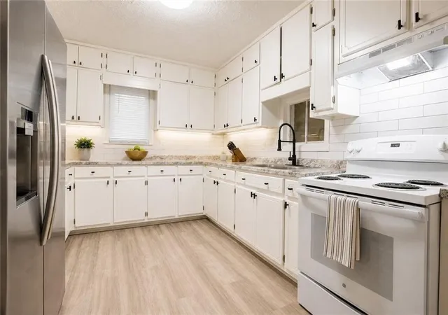 Photo 3 of Sale Pending at 5656 Handley Blvd, Morrow, GA 30260 | MLS# 7804902 | Listing updated on 2026-09-01
