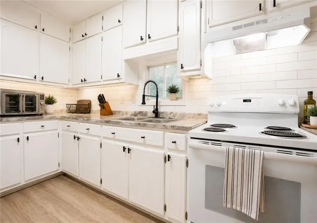 Photo 4 of Sale Pending at 5656 Handley Blvd, Morrow, GA 30260 | MLS# 7804902 | Listing updated on 2026-09-01