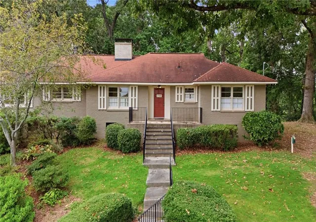 Townhouse for sale at 1742 Woodcliff Pl, Atlanta, GA 30329 | MLS# 7843724