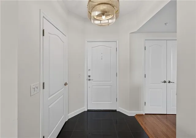 Listing Photo 3 - Condo for sale in building located at 3475 Oak Vly Rd Ne, Atlanta, GA 30326 - Unit #2150