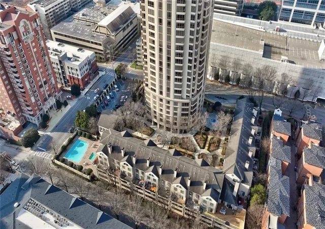 Listing Photo 2 - Condo for sale in building located at 3475 Oak Vly Rd Ne, Atlanta, GA 30326 - Unit #2150